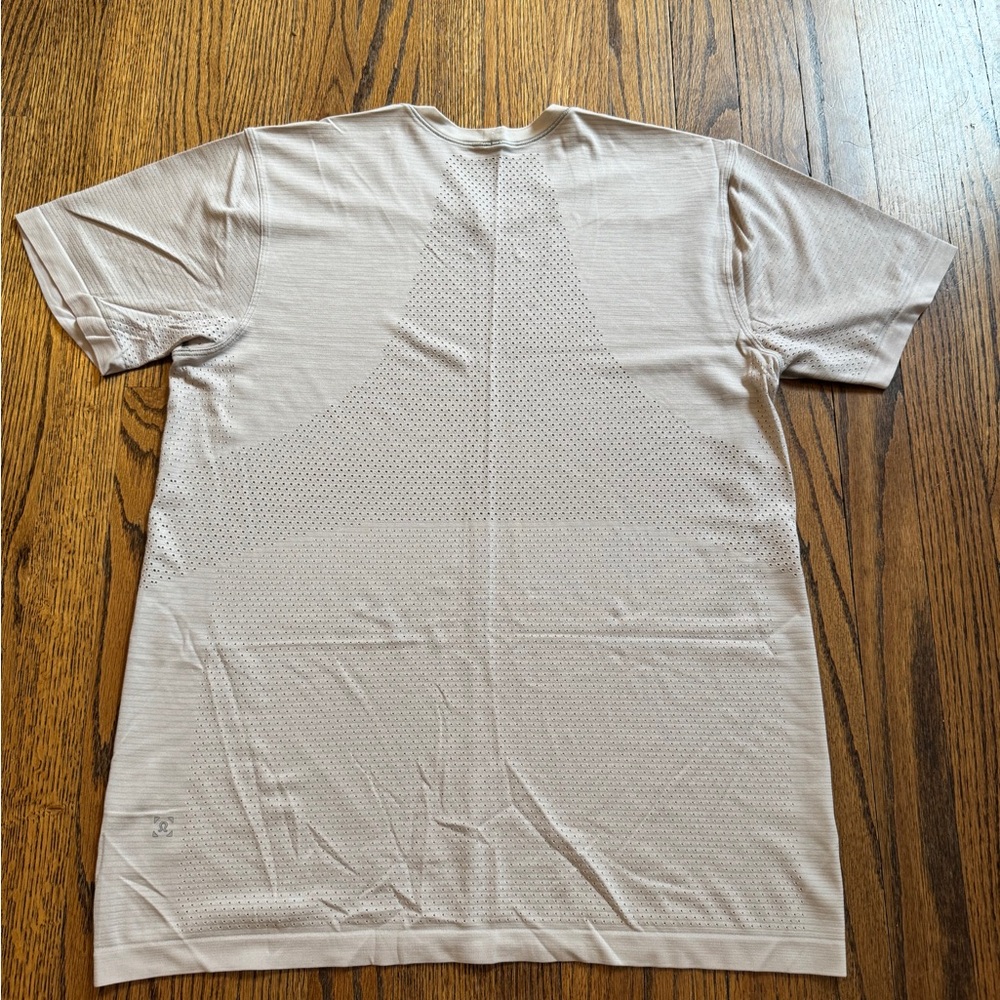 lululemon athletica Light Beige Short Sleeve Tee